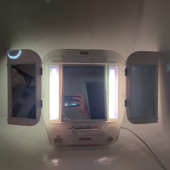 JERDON LILAC COLOR MAKEUP MIRROR RARE WORKING HTF GREAT CONDITION - Picture 3 of 5
